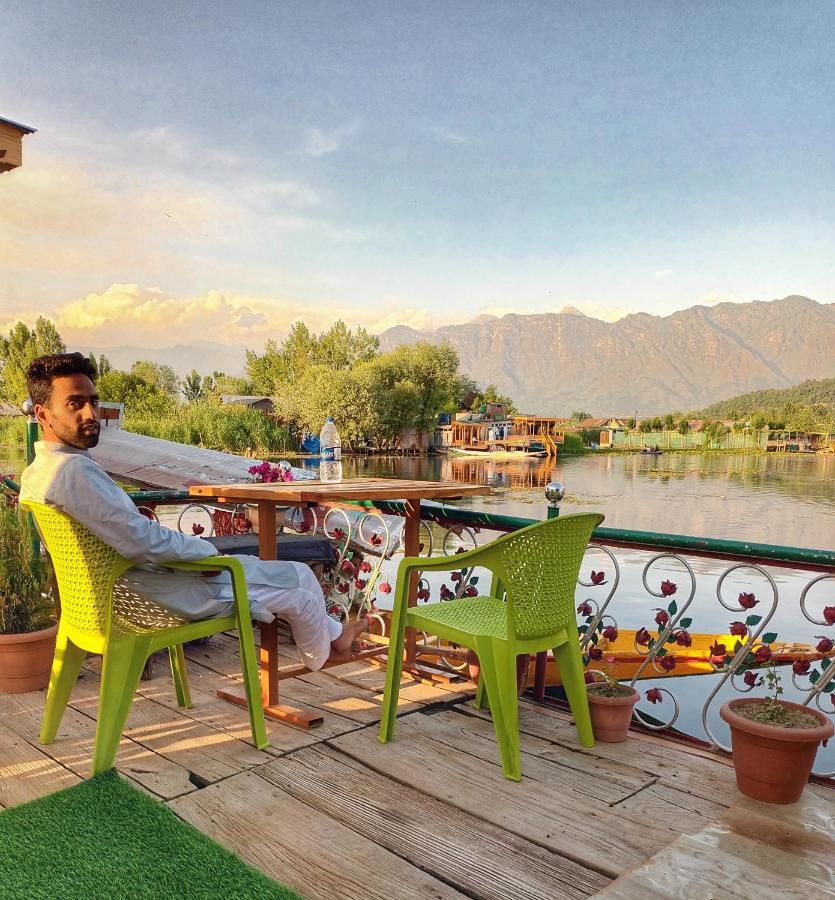 Raja'S Palace Houseboat - Kashmir Srīnagar Kültér fotó